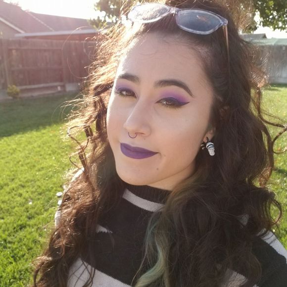 Meet your Posher, Alexis - Picture 1 of 1